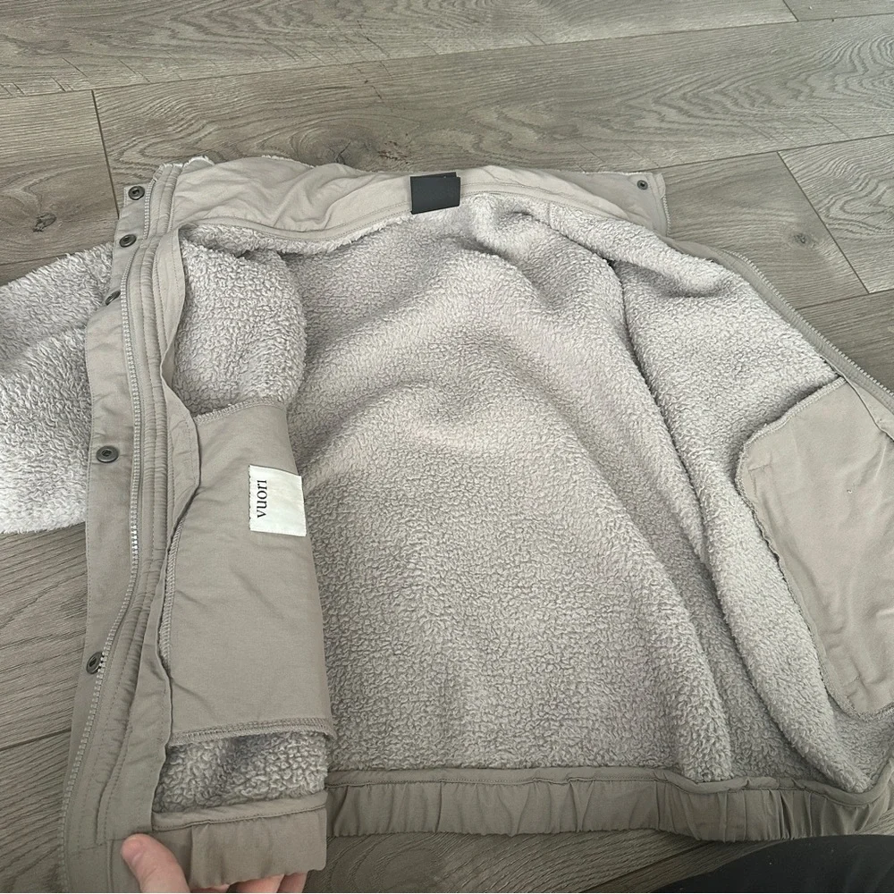 Vuori Alpine Women's Cream Fleece Jacket size Large - Picture 8 of 11